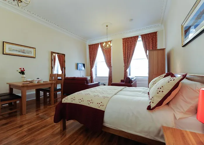 Deluxe Family Suite